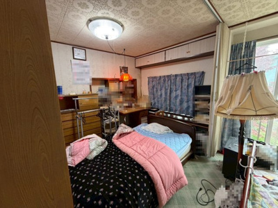 【寝室】 | 耶麻郡猪苗代町字新町　離れあり　5DK | 母屋