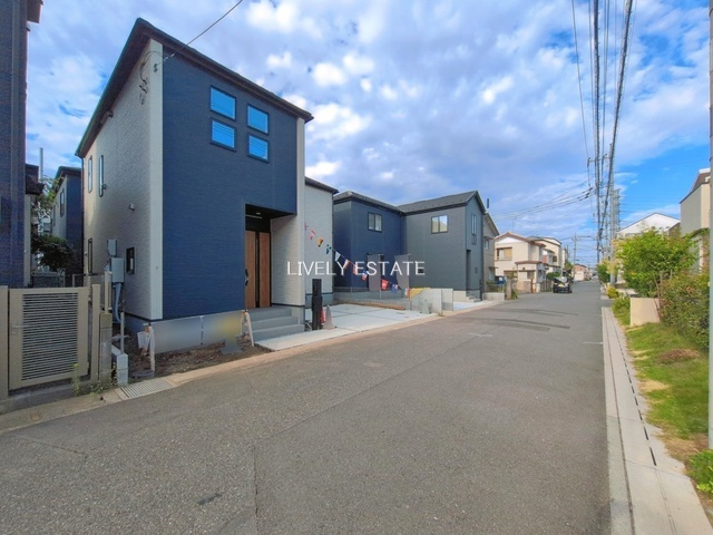 草加市青柳6丁目 新築分譲住宅 全5棟 2号棟の前面道路含む現地写真