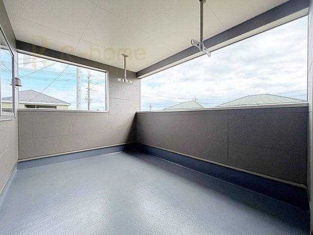 常陸大宮市南町第2　新築戸建て　3号棟のバルコニー|急な雨でも安心のインナーバルコニー♪忙しいご夫婦も大満足♪