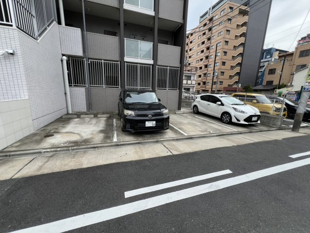 Avanti (千種区)の駐車場