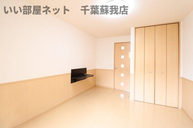 モナリエ港の寝室|開放的な寝室です