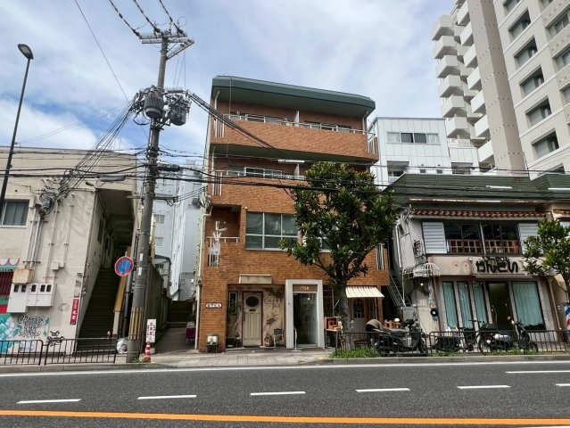 松下ビルの外観