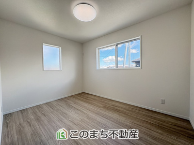 【洋室】 | クライン佐野市植上町第5期　 | 窓が多く明るい室内が好印象☆