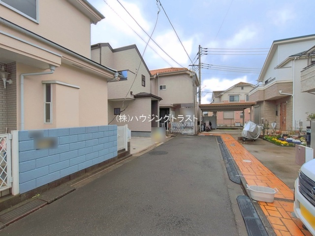 仲介手数料無料　Livele Garden.S　所沢市牛沼第3期　全1棟　の前面道路含む現地写真