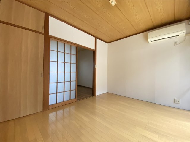 にれのきハイツの洋室