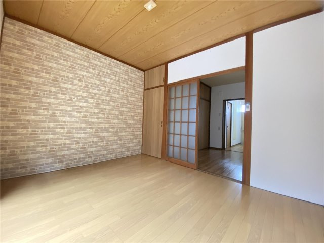 にれのきハイツの洋室