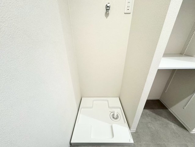 ハイマート弥刀の洗面所|洗濯機置場は脱衣室内にあり、家事動線が短く効率的◎