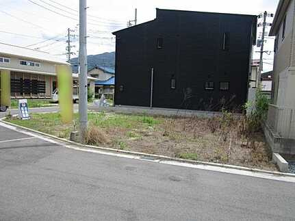 安佐南区八木８丁目の前面道路含む現地写真