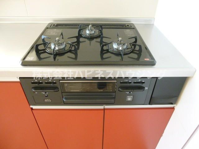 アビタシオンフーサ　Ｅ棟のキッチン|コンパクトなキッチンで掃除もラクラク