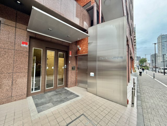 クレベール西新宿フォレストマンションのエントランス|現地ご見学希望・資料請求などお気軽にお問い合わせ下さい！
03-5990-5201