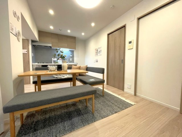 クレベール西新宿フォレストマンションの内観：施工例|※同仕様写真

現地ご見学希望・資料請求などお気軽にお問い合わせ下さい！
03-5990-5201