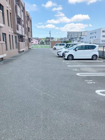 《オーナーチェンジ》ソーラー櫻坂の駐車場|《オーナーチェンジ物件》駐車場