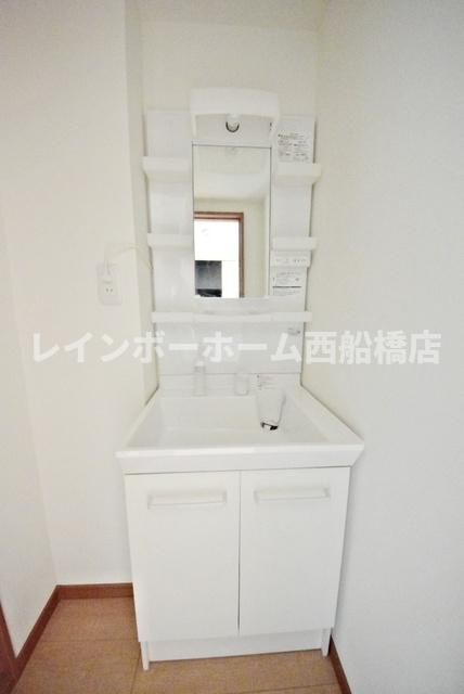 ソレイユイナゲの洗面所