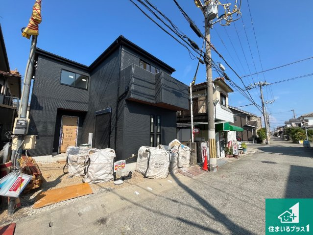 加古川市平岡町新在家　第6期　新築一戸建ての前面道路含む現地写真|周辺は落ち着いた街並みの住宅地！子育てがしやすい住環境です！まだ未完成ですが、現地でしかわからない事もございます。是非一度ご覧ください。