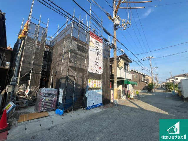 加古川市平岡町新在家　第6期　新築一戸建ての前面道路含む現地写真|周辺は落ち着いた街並みの住宅地！子育てがしやすい住環境です！まだ未完成ですが、現地でしかわからない事もございます。是非一度ご覧ください。