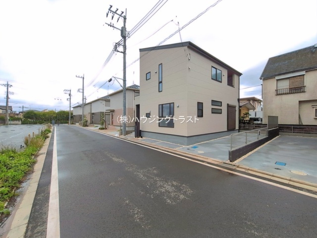 仲介手数料無料　Livele Garden.S 所沢上安松第7期　全4棟　4号棟の前面道路含む現地写真