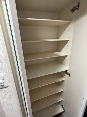 【玄関】 | ファーストフィオーレ十三エリオ