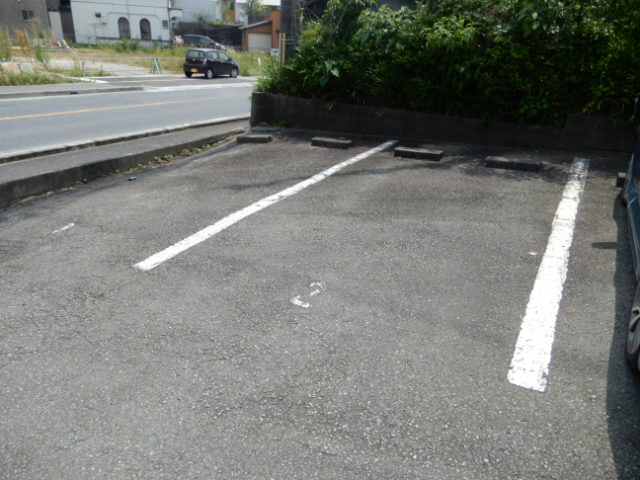 セジュール向山の駐車場