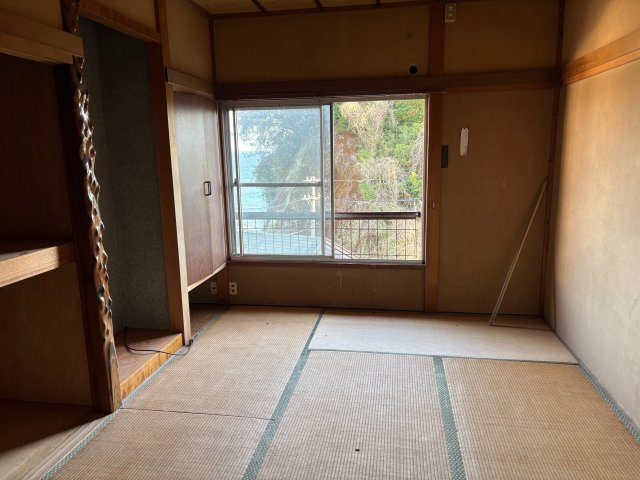 河津町　見高の和室