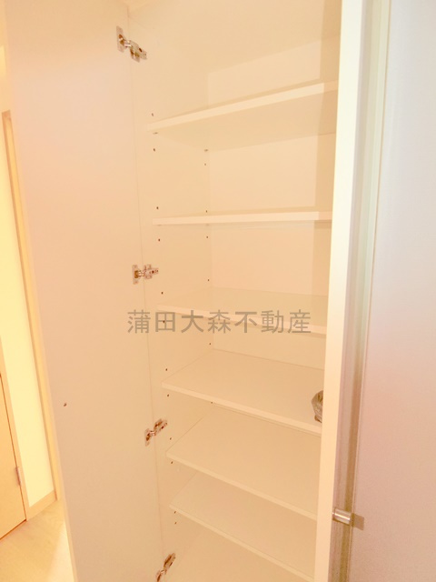 武蔵新田駅最上階角部屋の収納|玄関収納