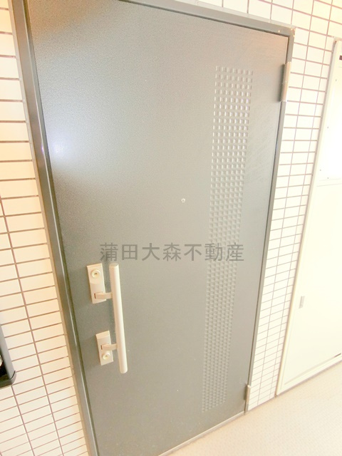 武蔵新田駅最上階角部屋の玄関