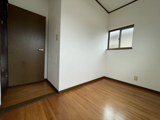 東金市東中中古戸建の洋室|3帖洋室