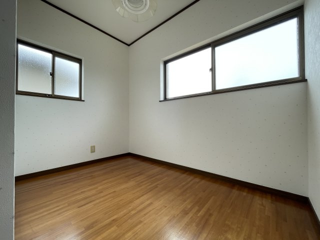東金市東中中古戸建の洋室|3帖洋室