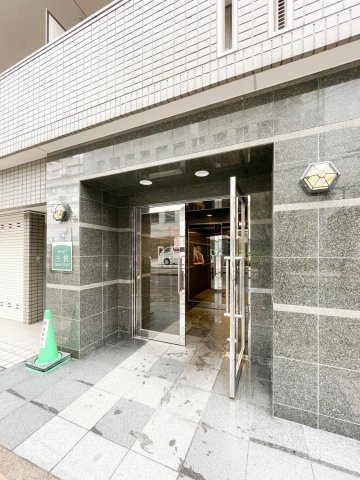 イトーピア三宮アーバンステージのエントランス