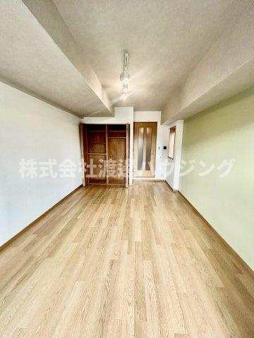 M緑地の内装