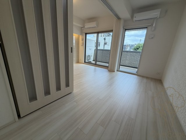 プレジオ塚本ASIANの寝室