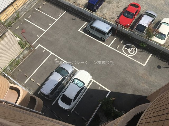 パークサイドシャトーの駐車場
