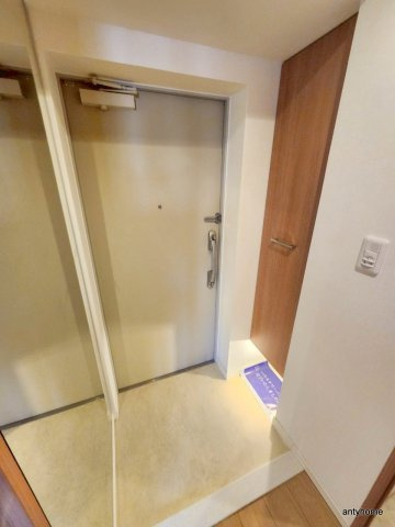 セイワパレス玉造駅前の玄関