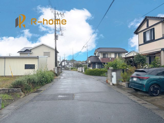 ひたちなか市三反田　新築戸建て　C号棟の前面道路含む現地写真|周辺環境も併せて案内致します♪
閑静な住宅地で笑顔あふれる新生活！
ぜひ現地へお越しください♪