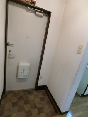【玄関】 | 松戸市 常盤平西窪町戸建て 二世帯住居