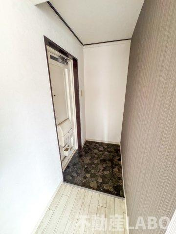 コーポラス翌檜の玄関