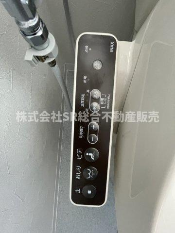 西堤学園町2丁目中古テラスハウスのトイレ|寒い時期でも快適な暖房便座です！