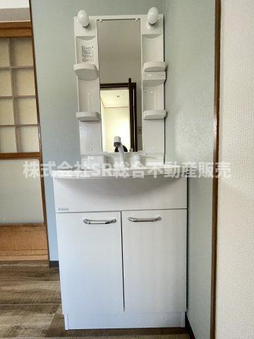 西堤学園町2丁目中古テラスハウスの独立洗面台|2Fにも独立洗面台がございます！