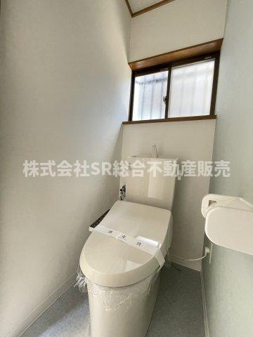西堤学園町2丁目中古テラスハウスのトイレ|温水洗浄便座もございます♪