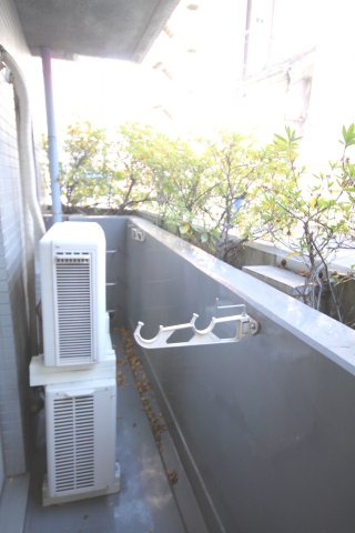 お洗濯にも便利なバルコニー付き