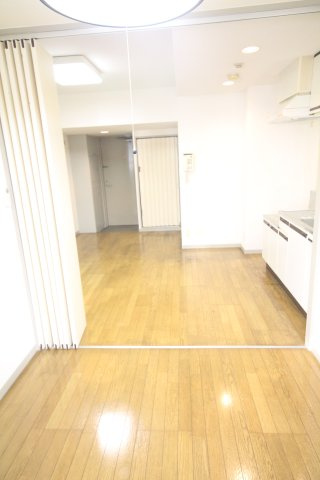 明るい洋室です
