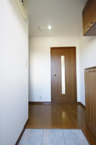 セントラル・マンションの玄関