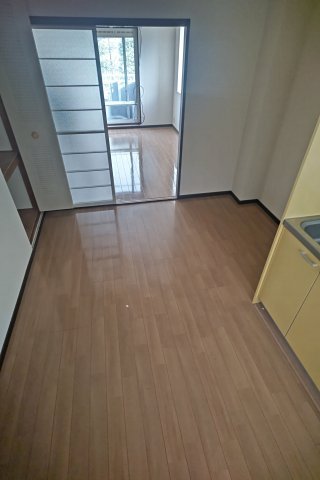 サンヒルズ丸山台の内装|同間取り別室の参考写真です