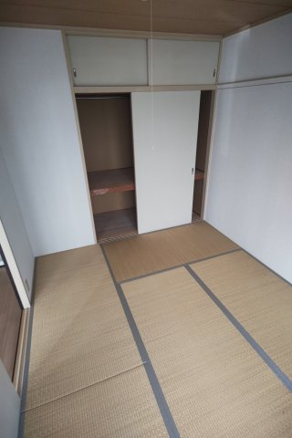 サンヒルズ丸山台の収納|同間取り別室の参考写真です