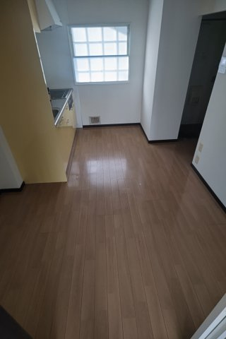 サンヒルズ丸山台の居間・リビング|同間取り別室の参考写真です