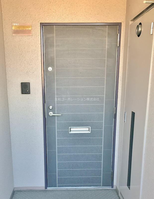 グランドール鴻池の玄関