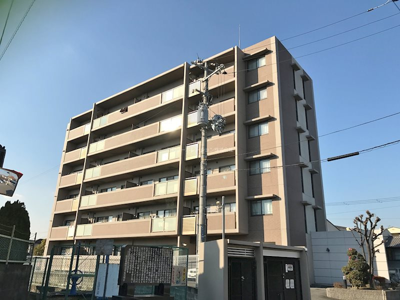 グランドール鴻池の外観