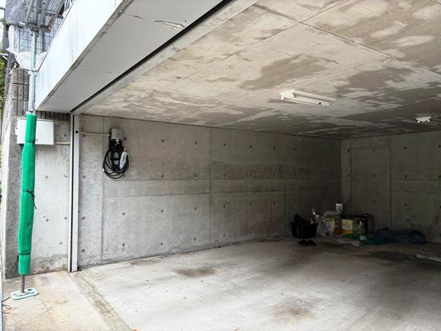 御影山手5丁目戸建の駐車場