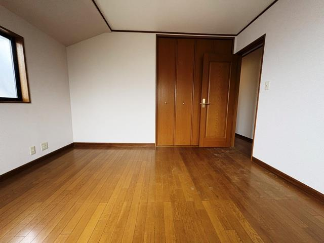 御影山手5丁目戸建の洋室