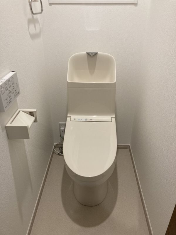 サンライズ天王台のトイレ|落ち着いた色調のトイレです