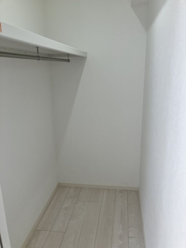 CREST西新のエントランス